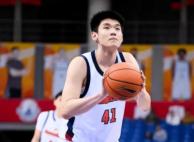 申花客战辽宁铁人 大家伤病半斤八两 就看徐正源跟斯卢茨基斗法