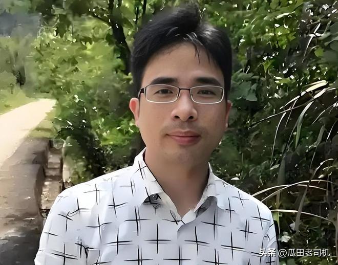 击败卫冕冠军后，埃拉把胜利献给穿着褶皱袜子脸颊胖嘟嘟的女孩们