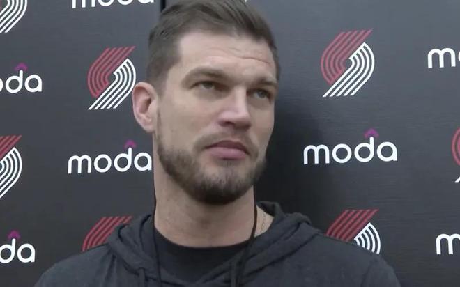 引进胡金秋扫清障碍!土豪球队拼了,送出顶薪神射手,腾出顶薪位置!