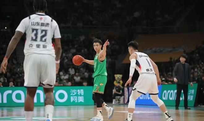 乔·雷纳父母是谁？认识克劳迪奥与丹妮尔