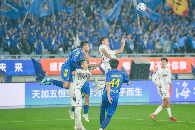 冰火两重天！山东泰山四将助U23大胜香港，B队闷平南通遇红牌伤病