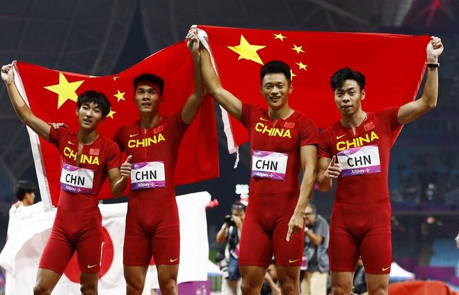 铜梁龙将士到安居古城“过端午”，刘建业包粽子“汗颜了”