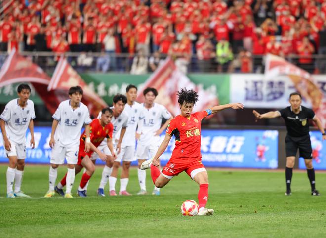 英甲工资帽从60%降至50% 球员工会起诉EFL