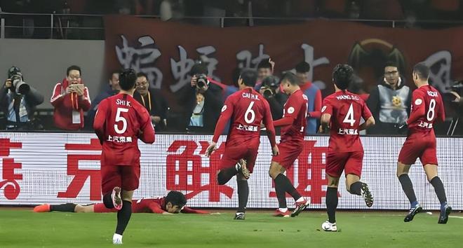 足球报：朴镇燮5月31日离队踢世界杯，浙江和韩国队保持沟通