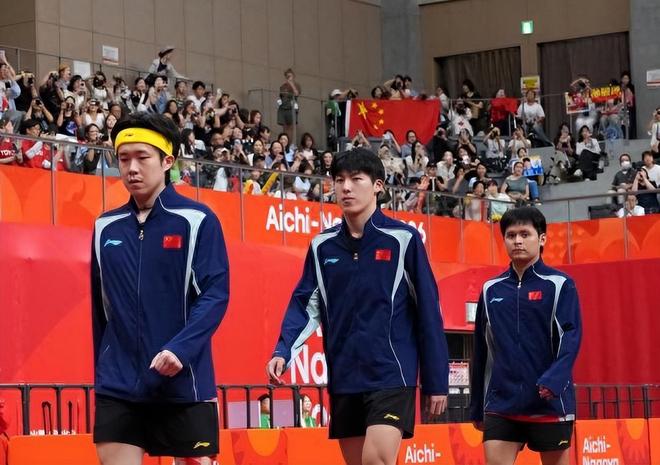 12分9板4助!杨瀚森夏联首秀被好兄弟隔扣,开拓者囤积5大中锋