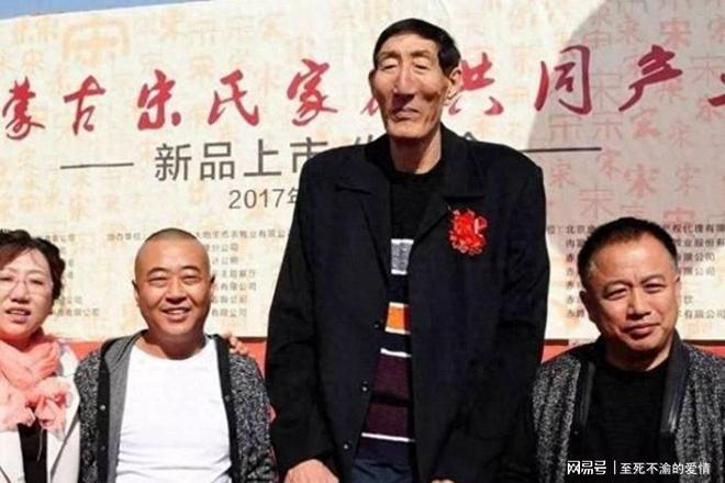 错失三绝佳机会!拉菲尼亚遭巴西球迷网暴,安帅选人面临压力
