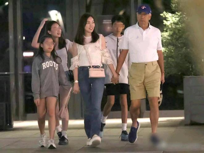 沃齐尼亚：梅西很好他答应了给我球衣，但很遗憾我因为采访而错过了