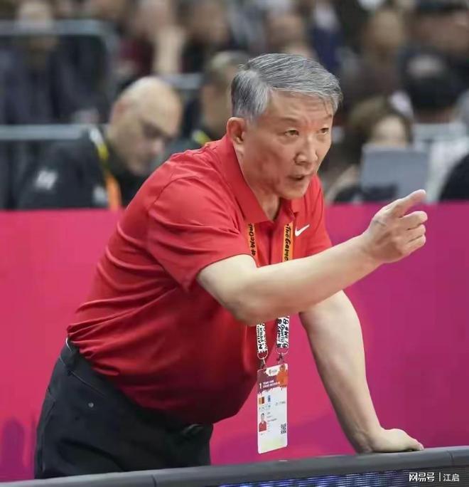 詹姆斯高尔夫事件无后续?刘翔纪录被质疑,虎扑热帖太敢问