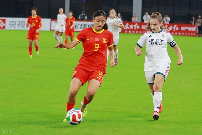 飞翼官宣:中锋李月汝接受资质报价 新赛季重返球队征战WNBA