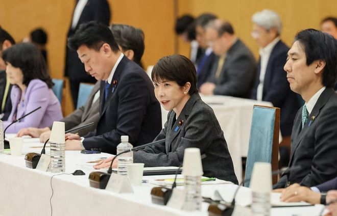 季后赛场均5.6分!上海下赛季想卫冕,这个36岁老将不能放走