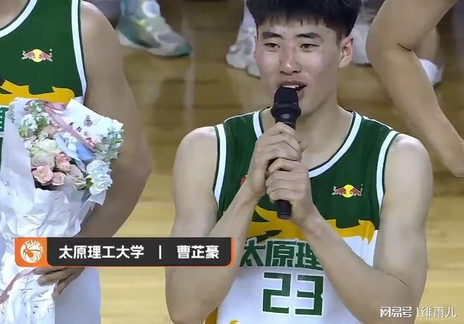 邵佳一赛后鼓励球队:主场没赢确实可惜,但我的要求都做到了