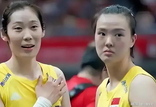 詹俊也犯了巨大巨大失误!将美国歌手误认为是小罗:实在是太像了