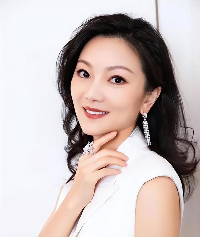 该向日本学习了！男篮长期无效集训隐患太大，可重回姚明红蓝模式