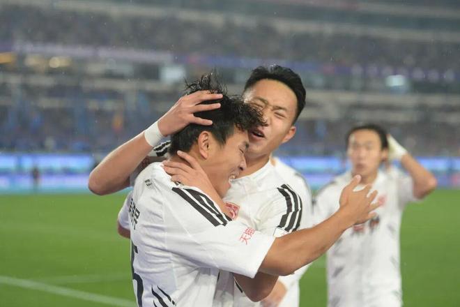 冰火两重天！山东泰山四将助U23大胜香港，B队闷平南通遇红牌伤病