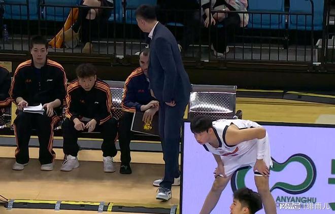 邵佳一赛后鼓励球队:主场没赢确实可惜,但我的要求都做到了