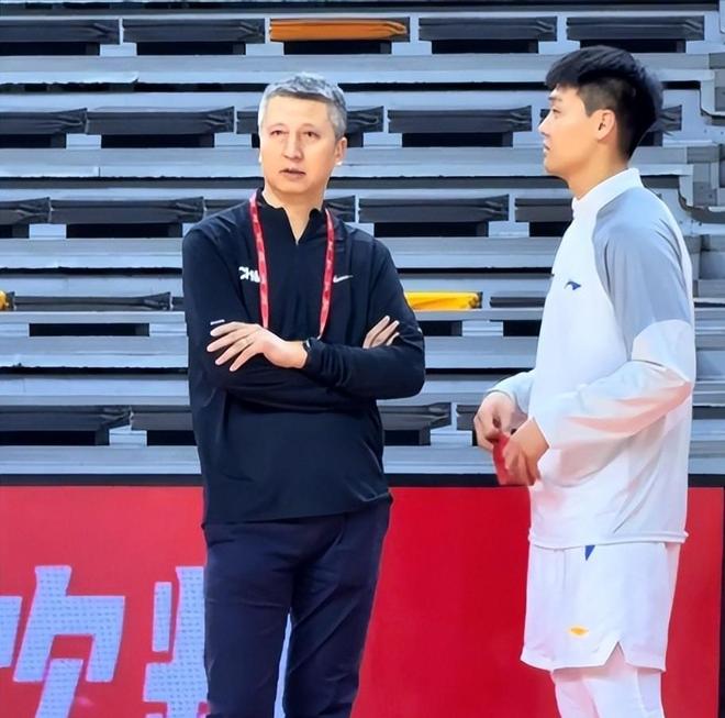 U17男篮被加拿大逆转!张宇辰统治级,吕飞燕卧底,张懿赵杰迷失