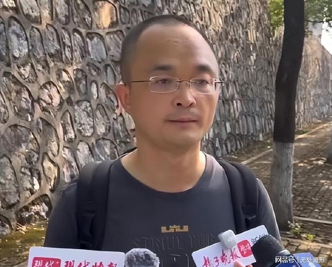 “台湾节目嘉宾说北京没有冰箱引群嘲”，热搜第一