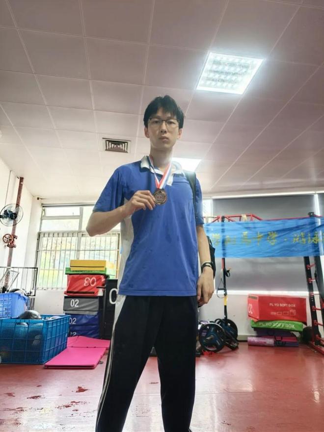 国乒今日清晨出发,王曼昱做好准备,孙颖莎伤愈,住4000人邮轮