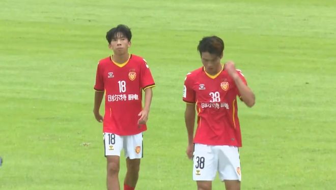 逼近Claude!中国黑马27B模型与OpenAI同榜