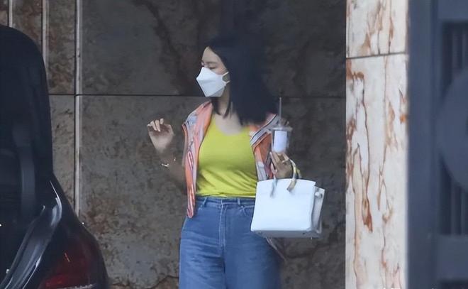 克里斯特尔斯道破萨巴伦卡的场地宿命
