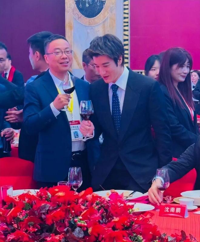 追逐5位巨星,火箭未能成功!斯通手握大量筹码,季中或有大动作