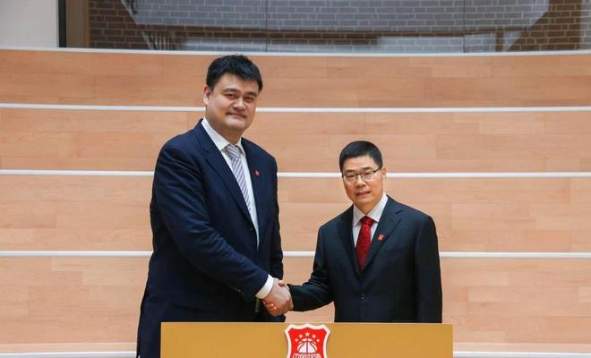 揽获赛季第三冠,谢尔顿成全场地冠军现役第12人!